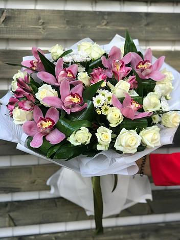 Букет цветов из: Розы и Хризантемы в Винодельненском