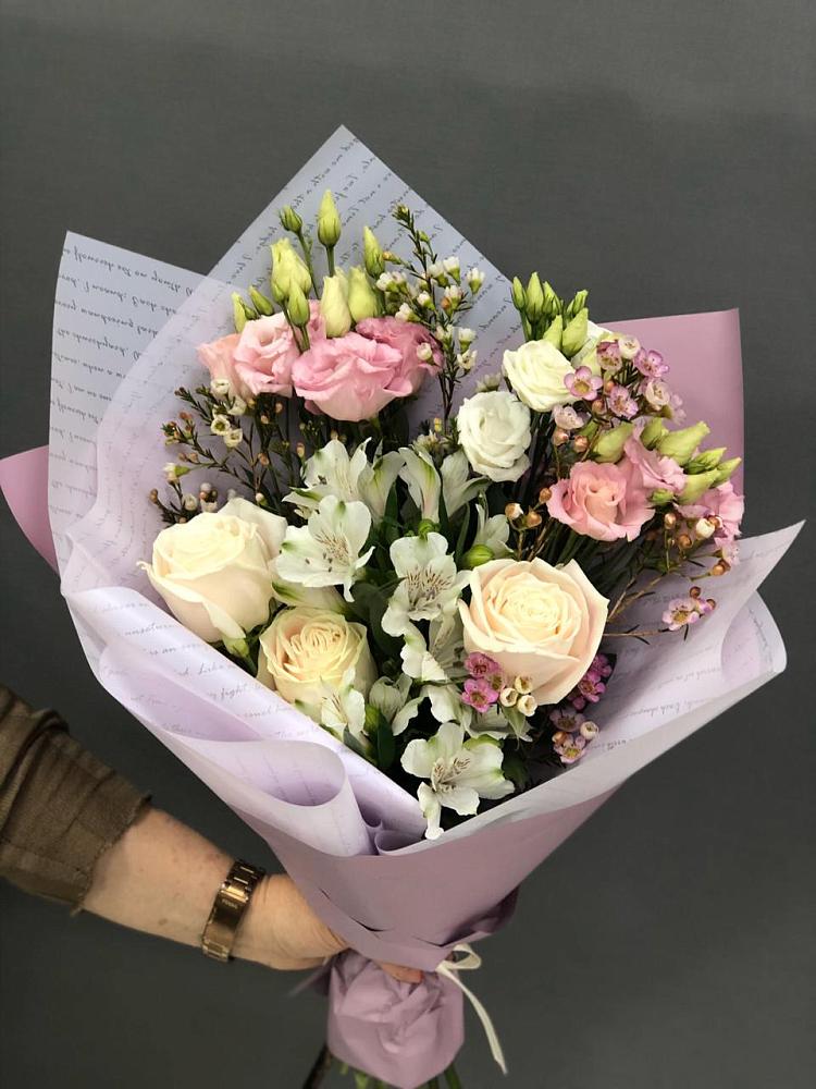 Букет цветов из: Альстромерии, Розы и Лизиантусы в Винодельненском