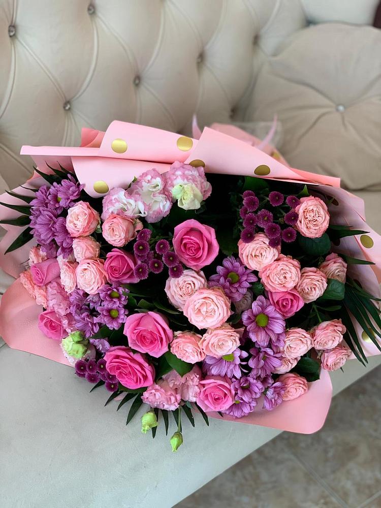 Букет цветов из: Хризантемы, Розы и Лизиантусы в Винодельненском