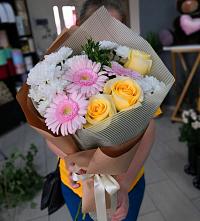 Букет цветов из:  Герберы, Розы и Хризантемы в Винодельненском