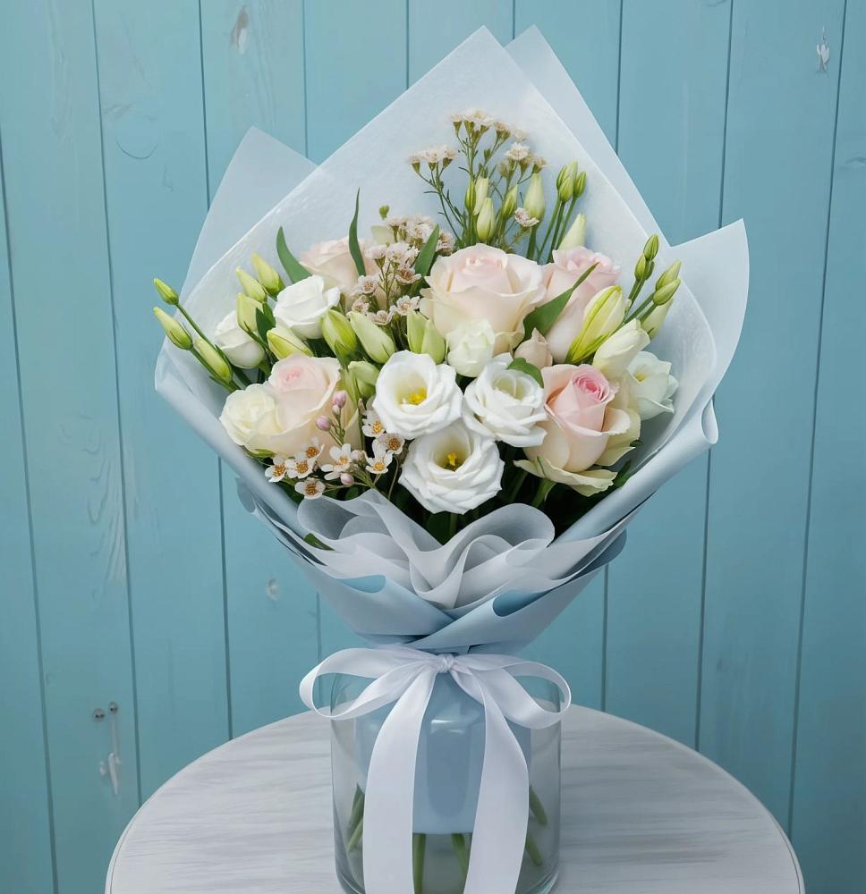 Букет цветов из: Розы и Лизиантусы в Винодельненском