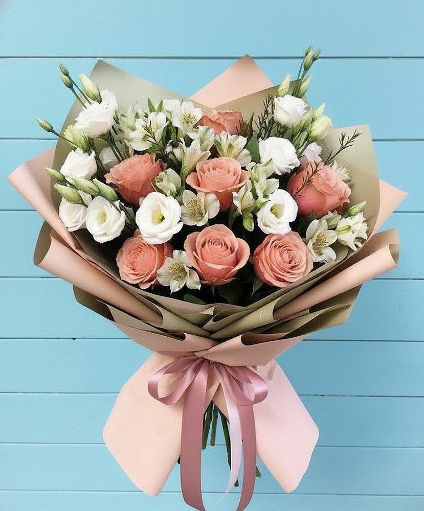 Букет цветов из: Розы, Альстромерии и Лизиантусы в Винодельненском