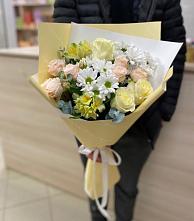 Букет цветов из:  Альстромерии, Розы и Хризантемы в Винодельненском