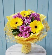 Букет цветов из:  Хризантемы и Герберы в Винодельненском