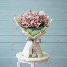 Букет цветов из:  Орхидеи и Розы #REPLACE_PRED# Винодельненском