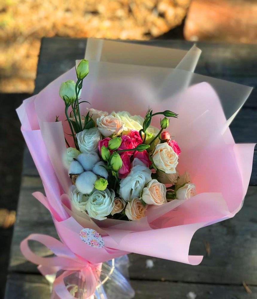 Букет цветов из: Розы и Лизиантусы в Винодельненском