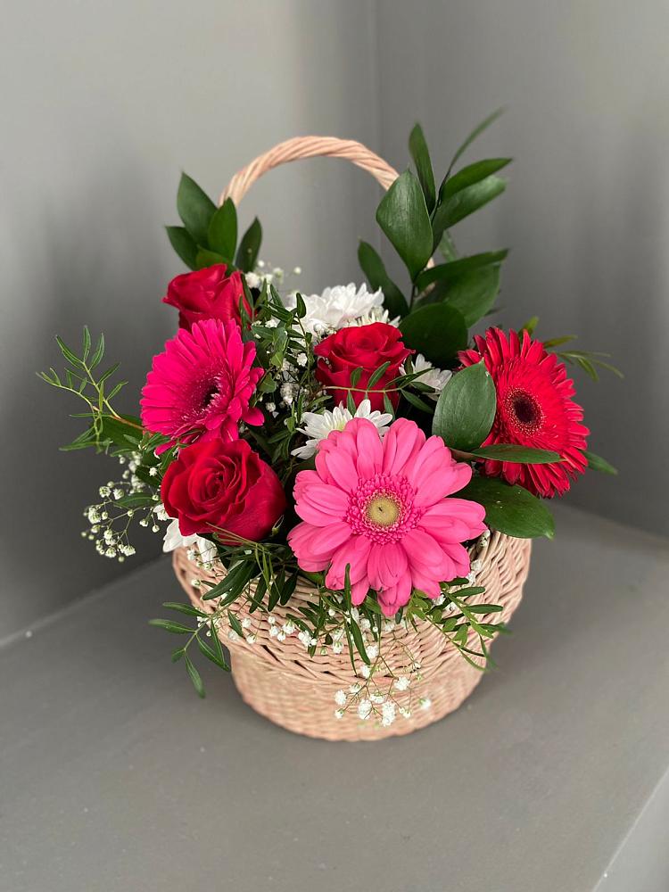 Цветочная композиция из Розы, Хризантемы и Герберы в корзине в Винодельненском