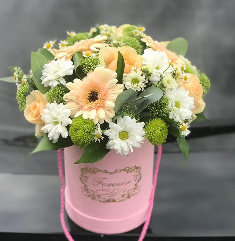 Цветочная композиция из Розы, Герберы и Хризантемы в шляпной коробке в Винодельненском